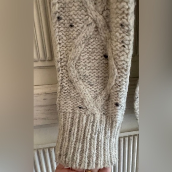 (8)MADEWELL•CableKnit•TurtleNeck•Sweater •80%wool 20%Nylon• Size Medium - Picture 6 of 9
